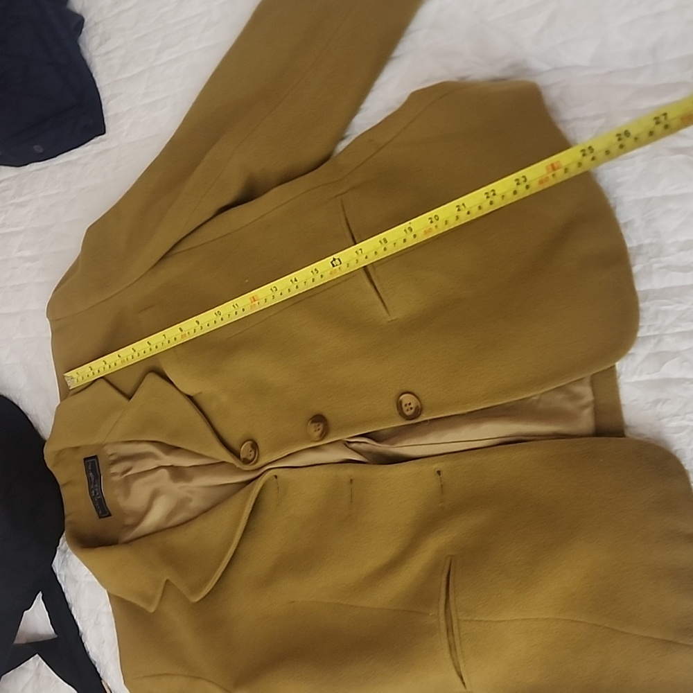 Blazer - Picture 4 of 4